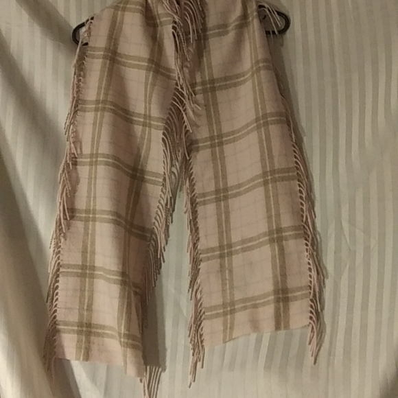 Scarf - Picture 1 of 6